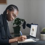 How To Start a New Business While Keeping Your Day Job