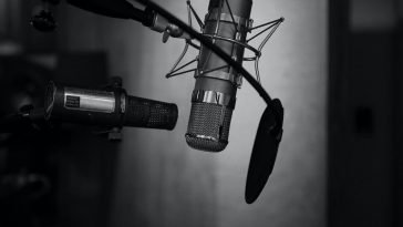 How To Use Two Mics For Podcast
