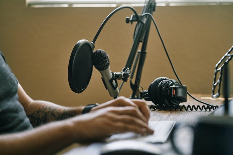 How To Start a Podcast For Beginners